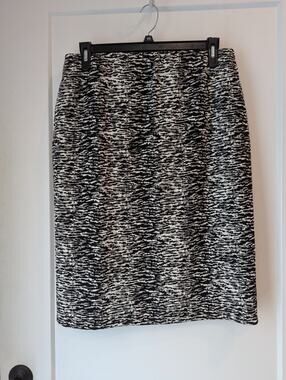 Boutique Essentials Ladies XL Skirt Black White Gray Lined Elastic Waist...